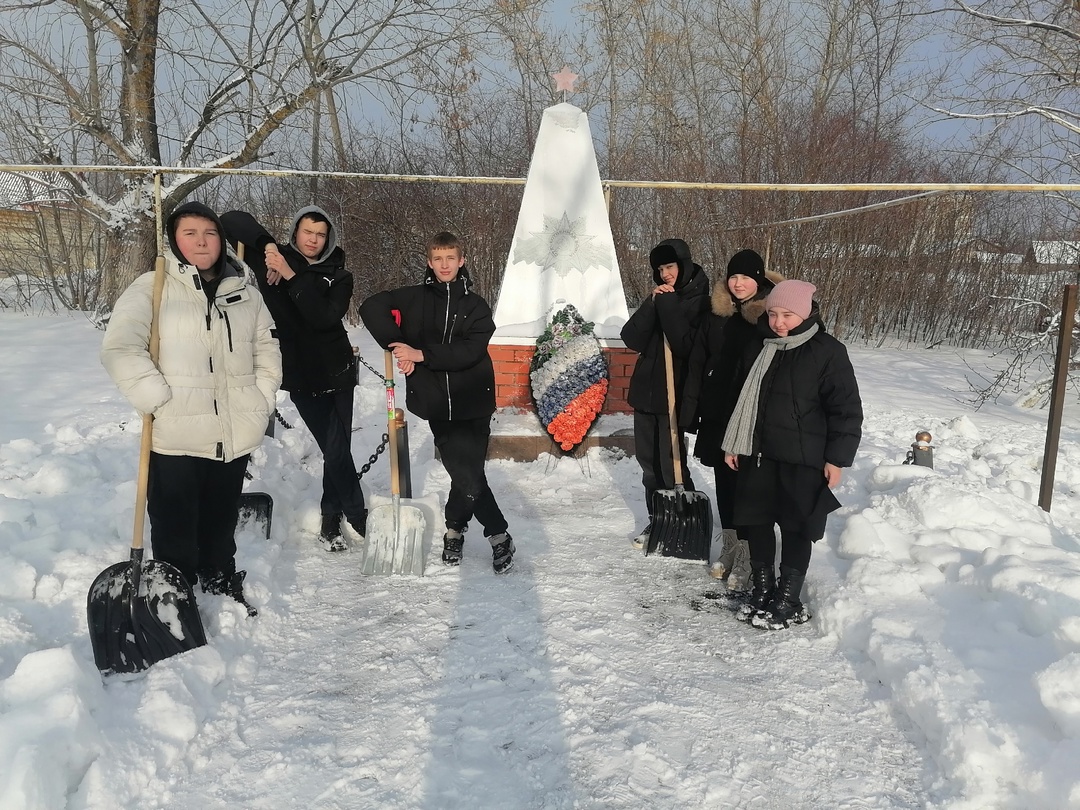 «Дорога к обелиску».